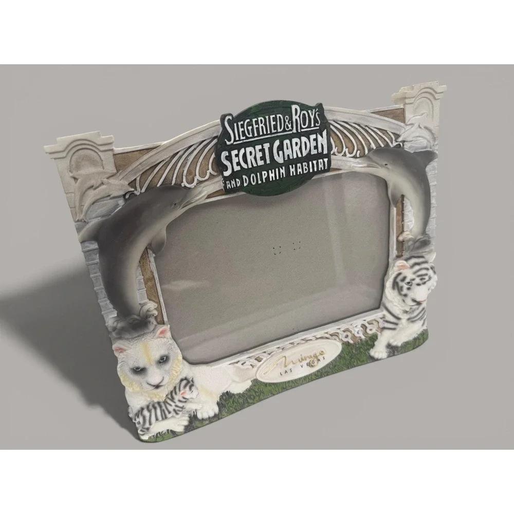 Siegfried and Roy's Secret Garden 3D Photo Frame - White Tiger and Dolphin Resin